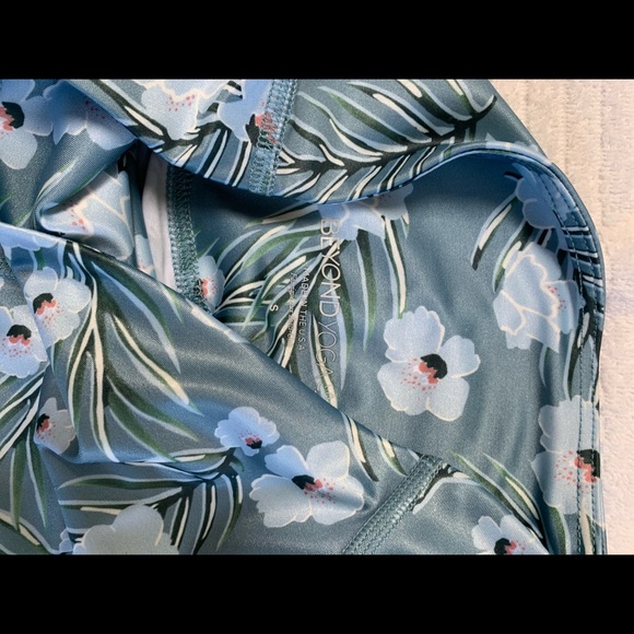 Beyond Yoga matching set - Picture 2 of 6